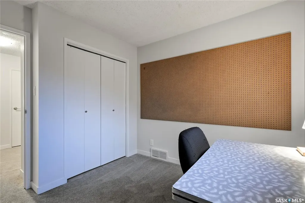 171 Coldspring Crescent Saskatoon SK S7J 3M3
