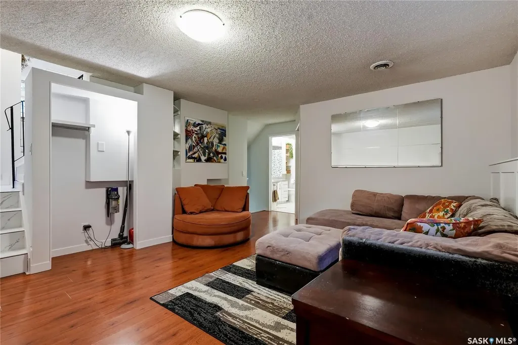171 Coldspring Crescent Saskatoon SK S7J 3M3
