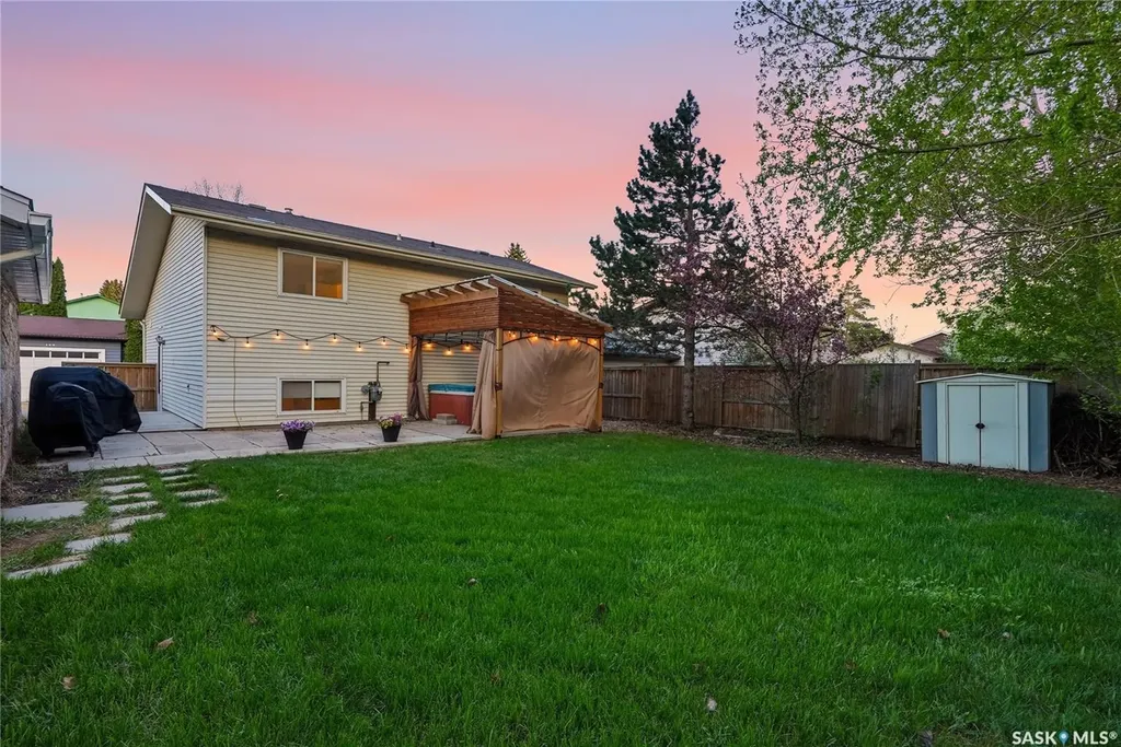 171 Coldspring Crescent Saskatoon SK S7J 3M3