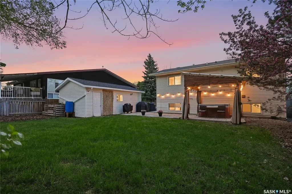 171 Coldspring Crescent Saskatoon SK S7J 3M3