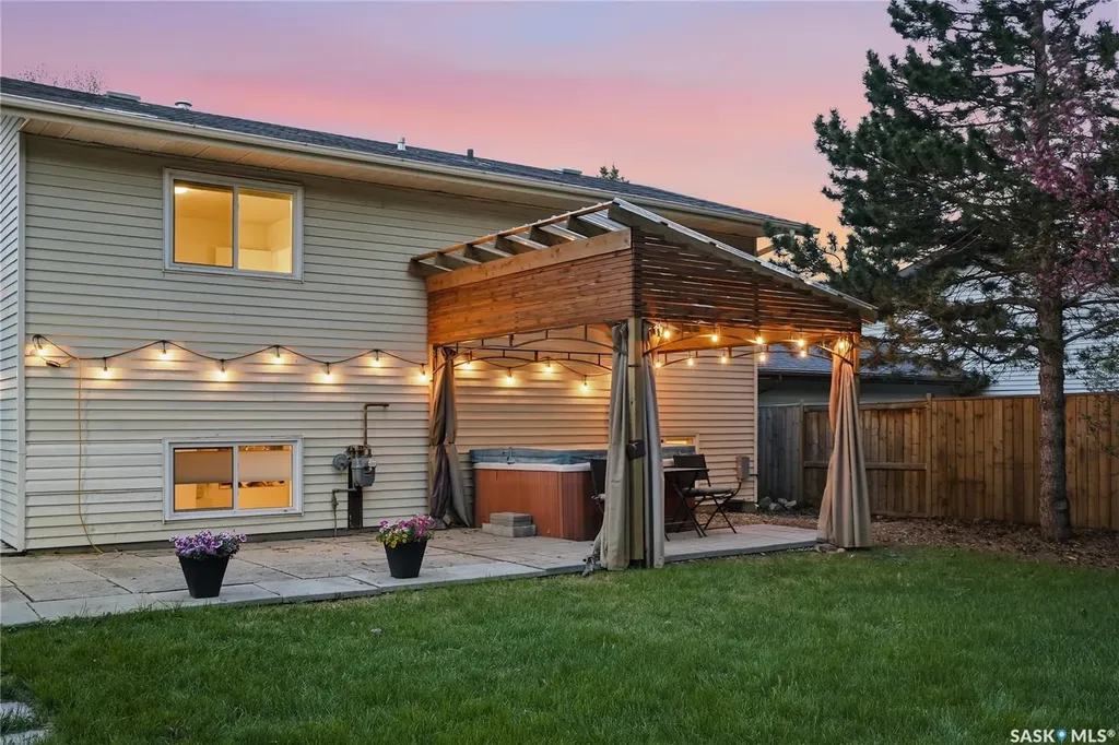 171 Coldspring Crescent Saskatoon SK S7J 3M3