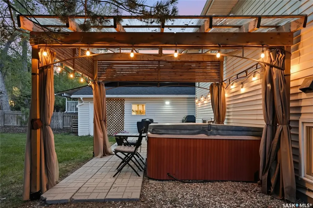 171 Coldspring Crescent Saskatoon SK S7J 3M3
