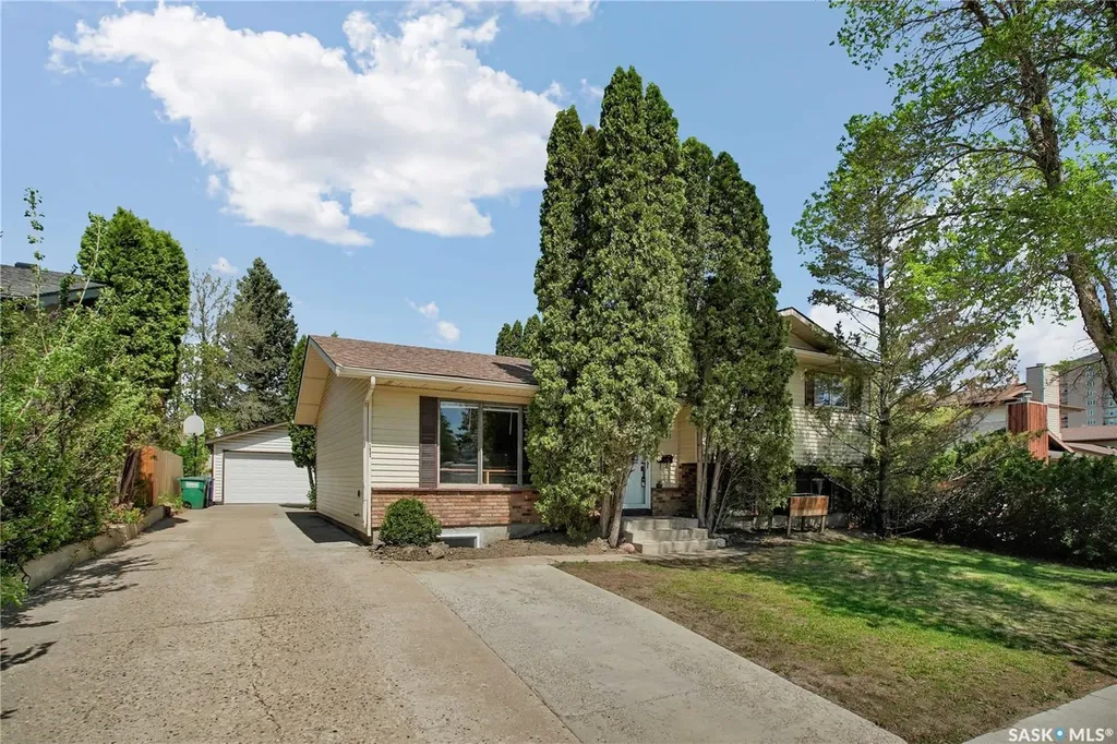 3831 Taylor Street E Saskatoon SK S7H 5H5
