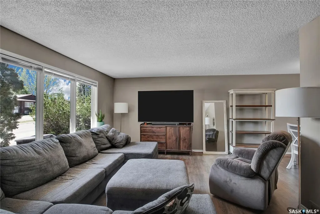 3831 Taylor Street E Saskatoon SK S7H 5H5