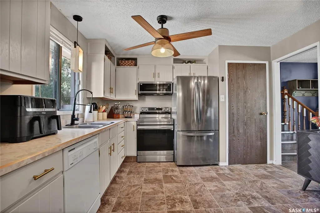3831 Taylor Street E Saskatoon SK S7H 5H5