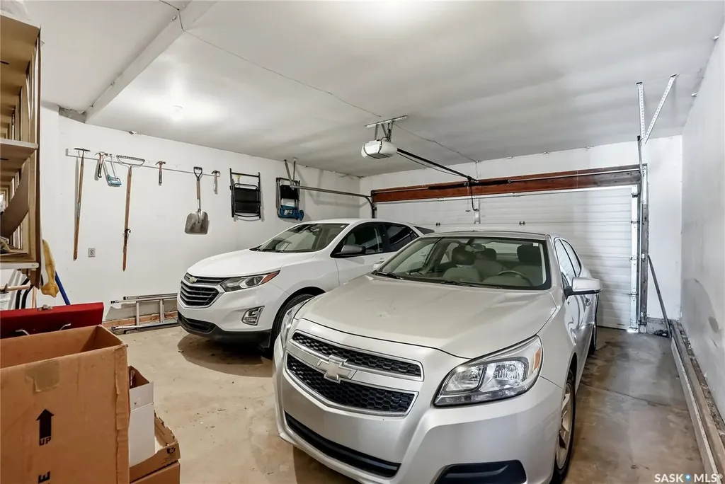 315 Smith Place Saskatoon SK S7M 5E7