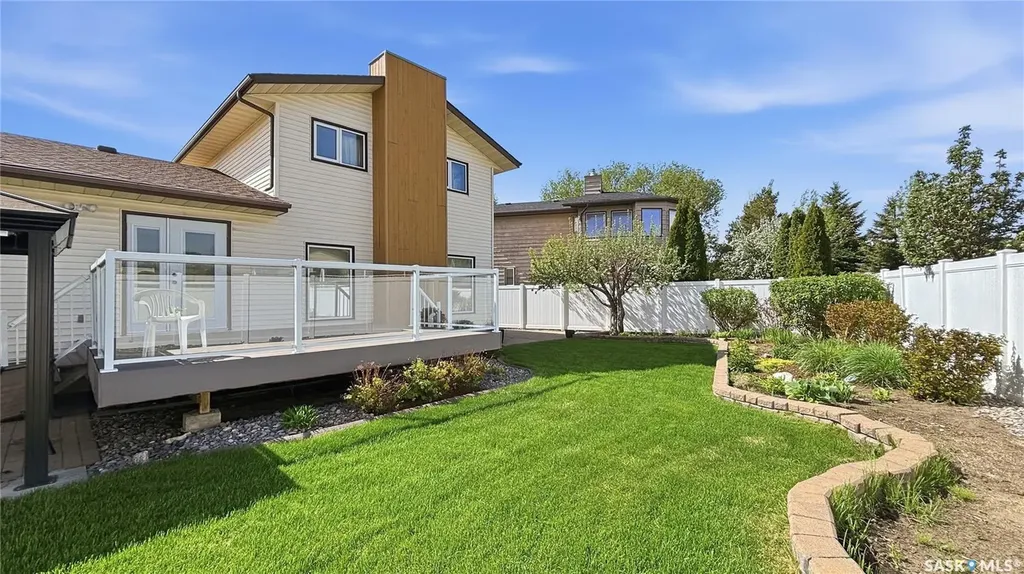 315 Smith Place Saskatoon SK S7M 5E7