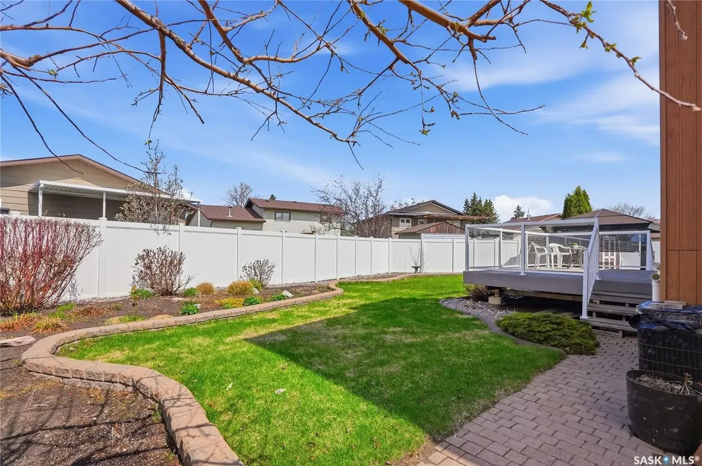 315 Smith Place Saskatoon SK S7M 5E7