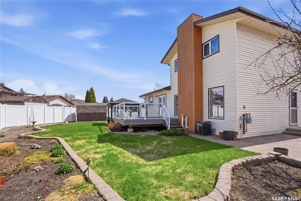 315 Smith Place Saskatoon SK S7M 5E7