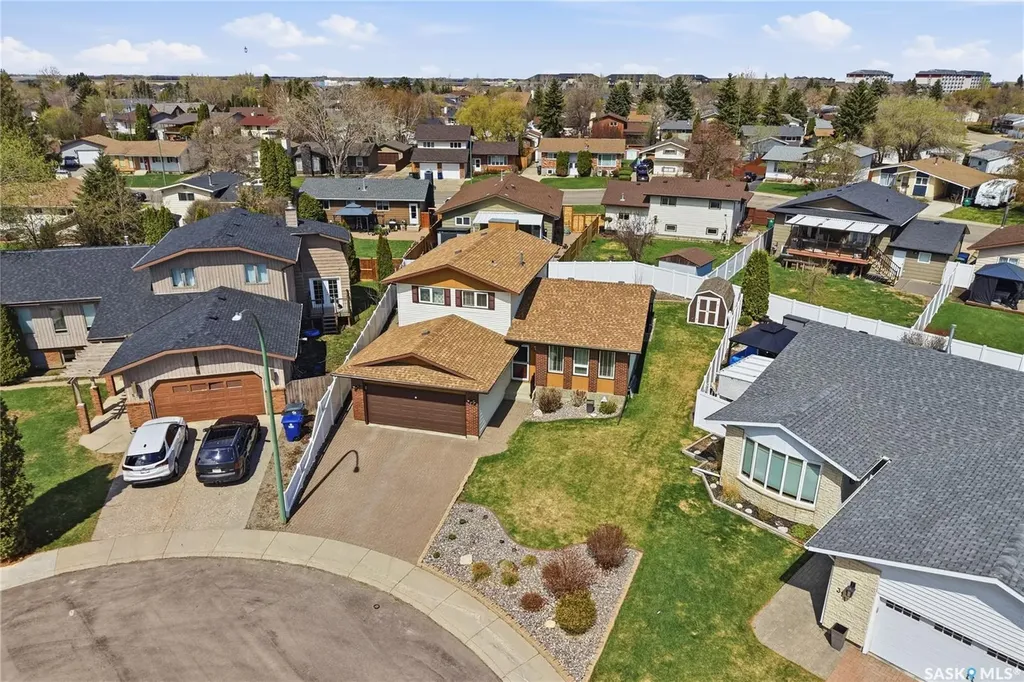 315 Smith Place Saskatoon SK S7M 5E7