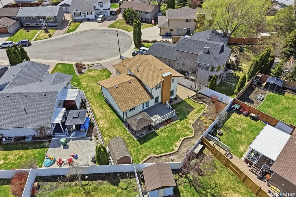 315 Smith Place Saskatoon SK S7M 5E7