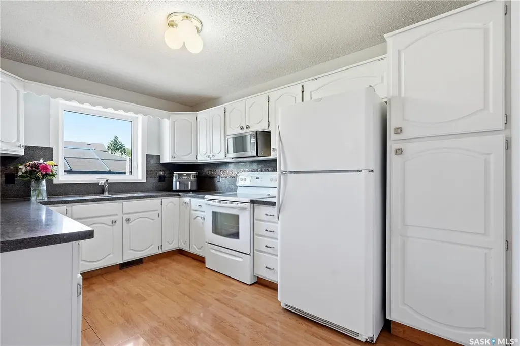 315 Smith Place Saskatoon SK S7M 5E7