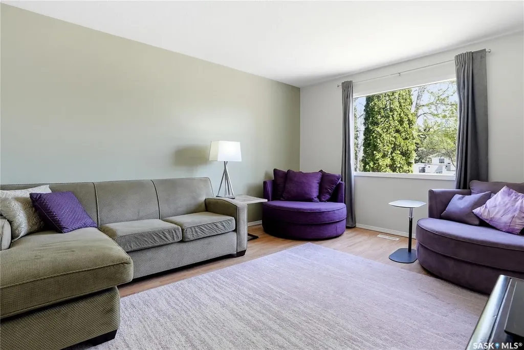 229 Acadia Place Saskatoon SK S7H 3W3