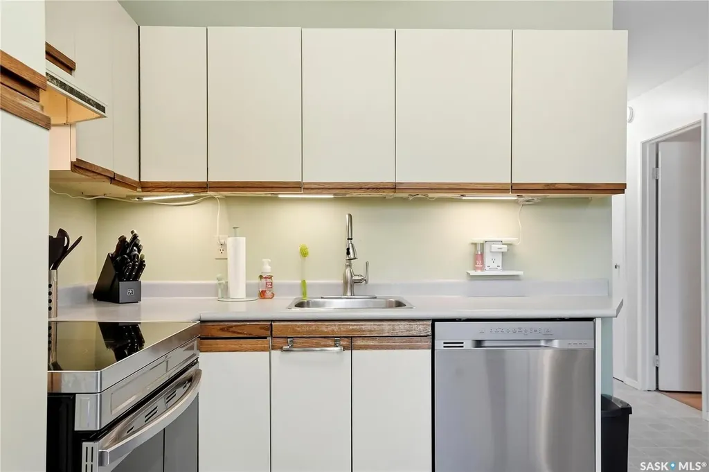 229 Acadia Place Saskatoon SK S7H 3W3