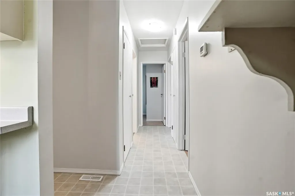 229 Acadia Place Saskatoon SK S7H 3W3