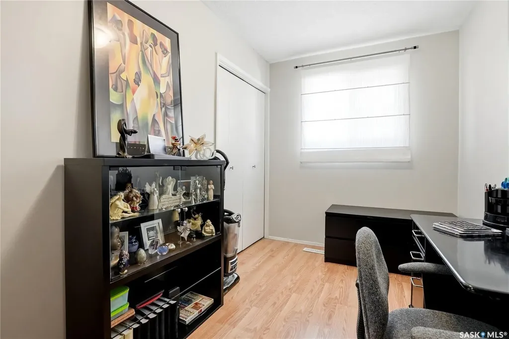 229 Acadia Place Saskatoon SK S7H 3W3