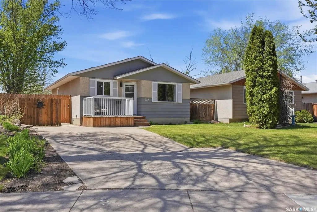 229 Acadia Place Saskatoon SK S7H 3W3