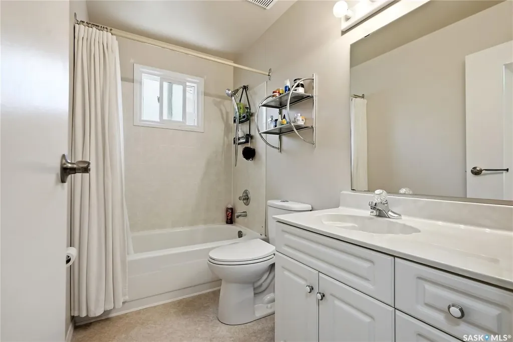 229 Acadia Place Saskatoon SK S7H 3W3