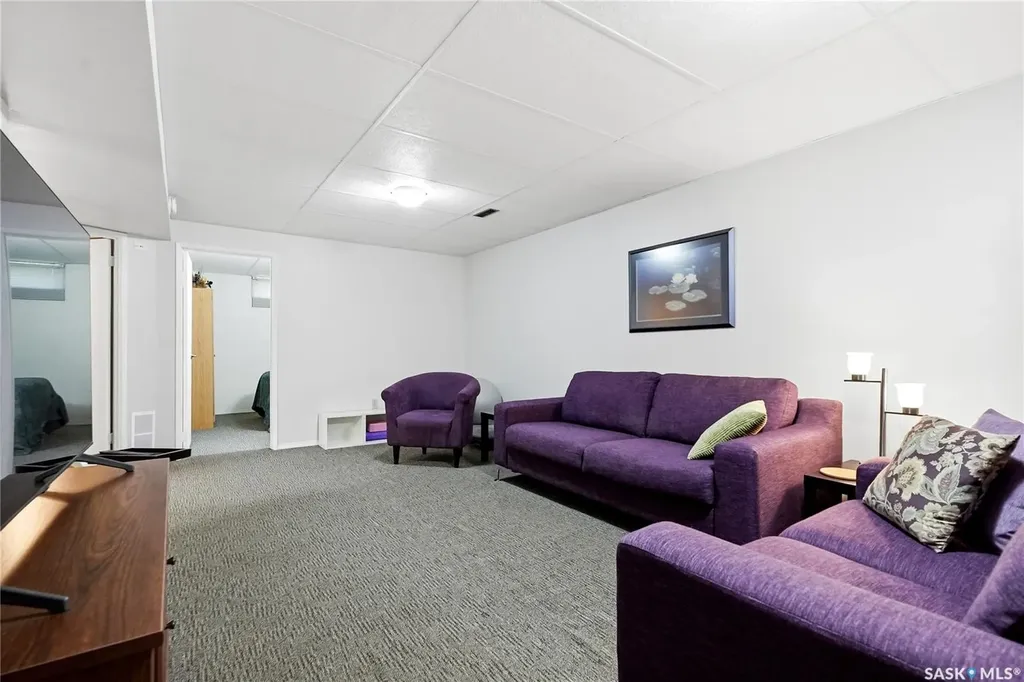 229 Acadia Place Saskatoon SK S7H 3W3
