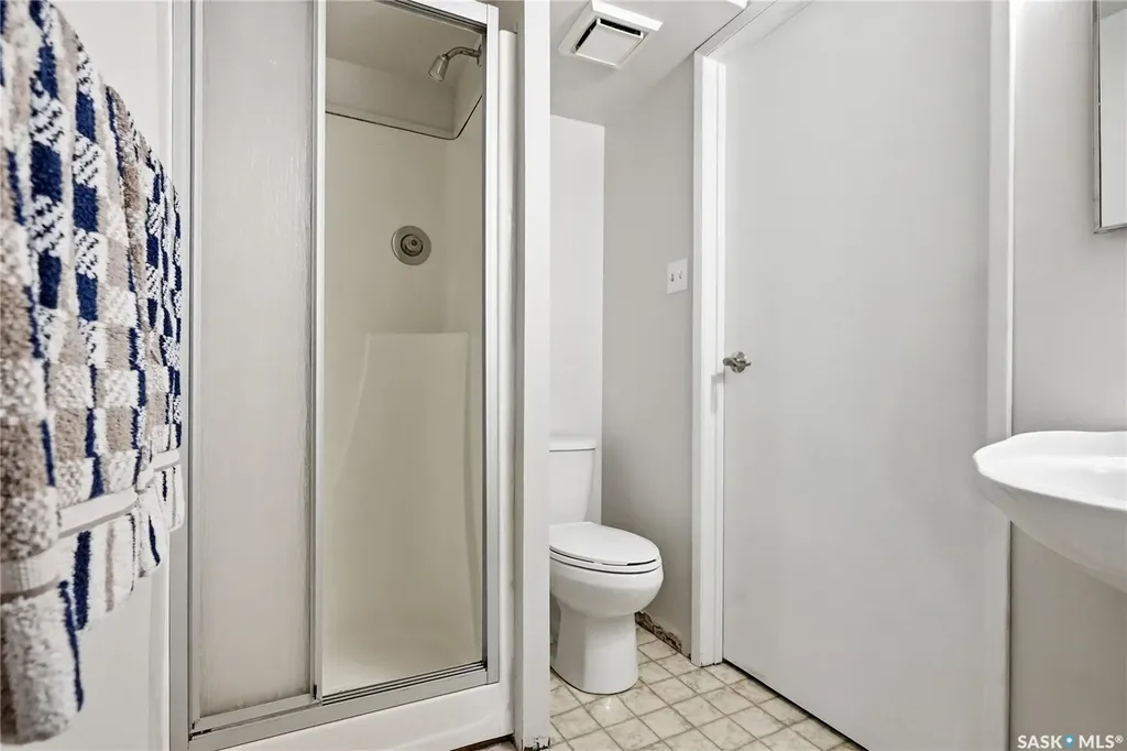 229 Acadia Place Saskatoon SK S7H 3W3