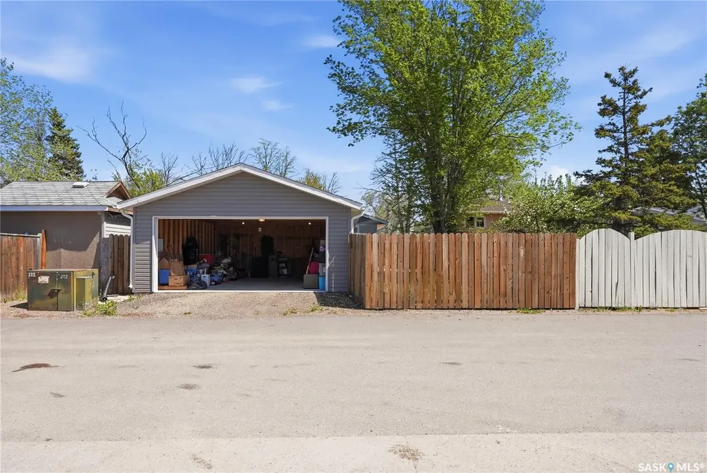 229 Acadia Place Saskatoon SK S7H 3W3