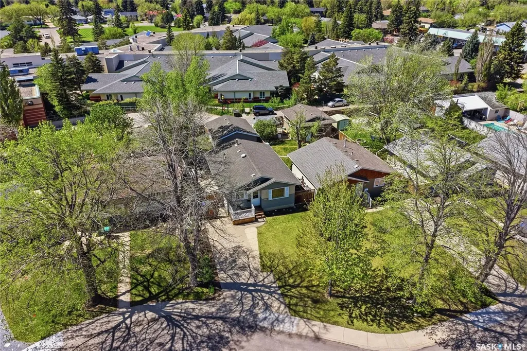229 Acadia Place Saskatoon SK S7H 3W3