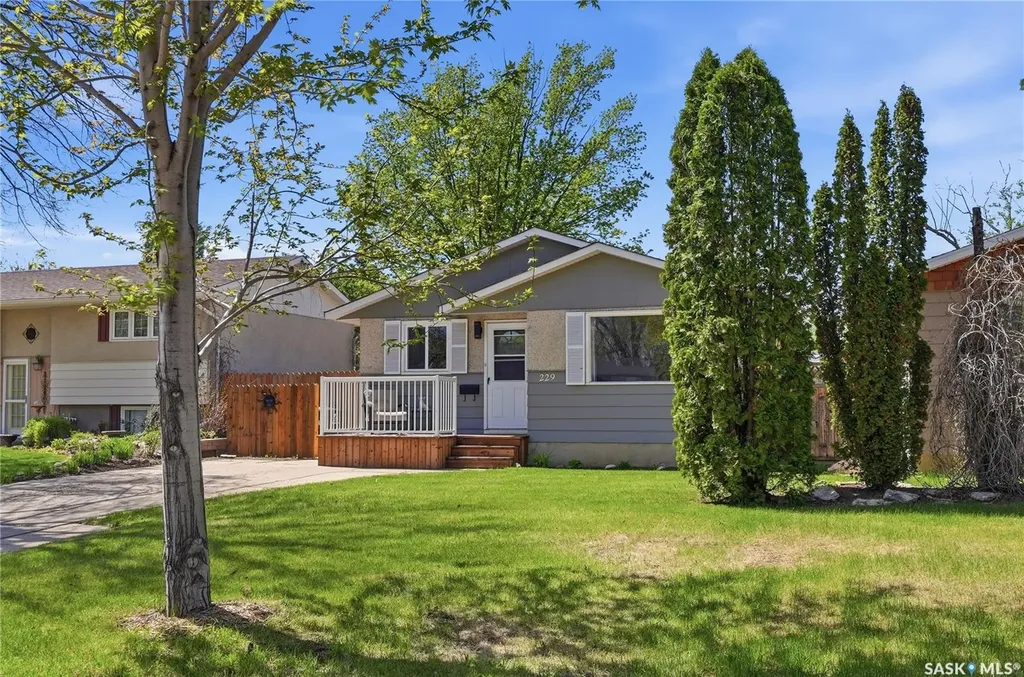 229 Acadia Place Saskatoon SK S7H 3W3
