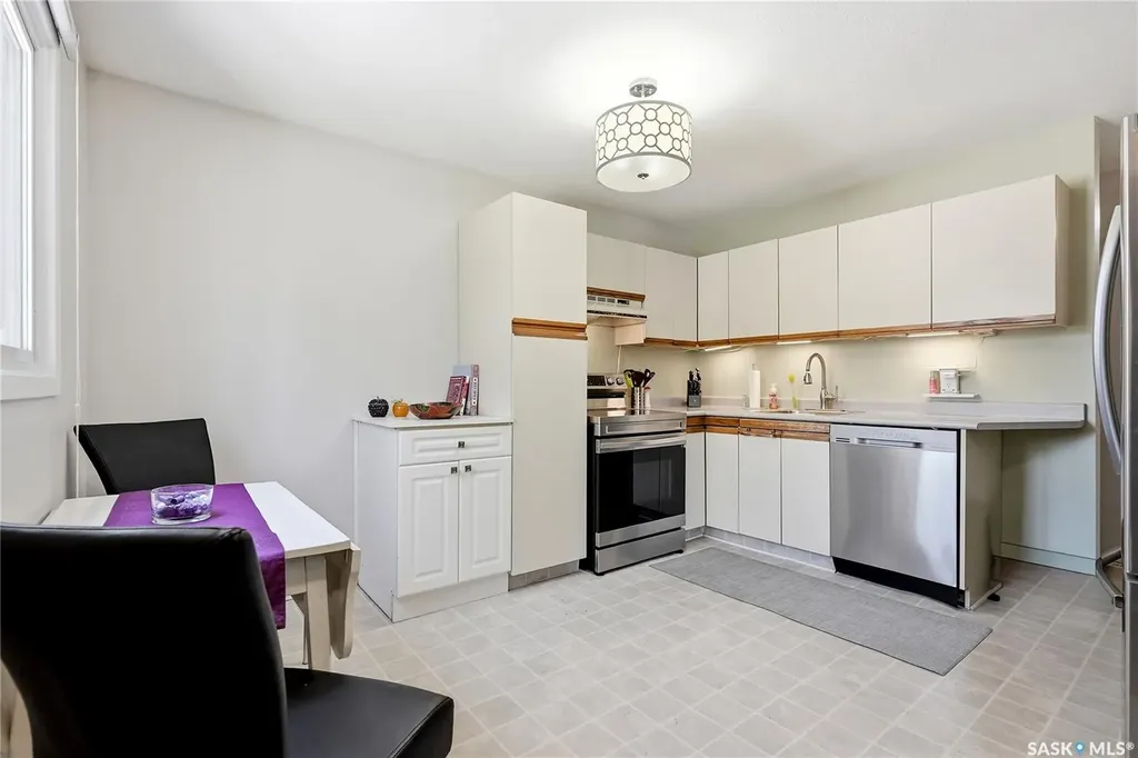 229 Acadia Place Saskatoon SK S7H 3W3