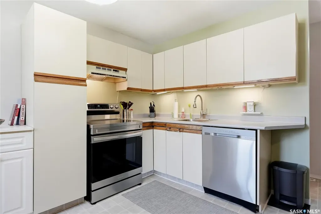 229 Acadia Place Saskatoon SK S7H 3W3