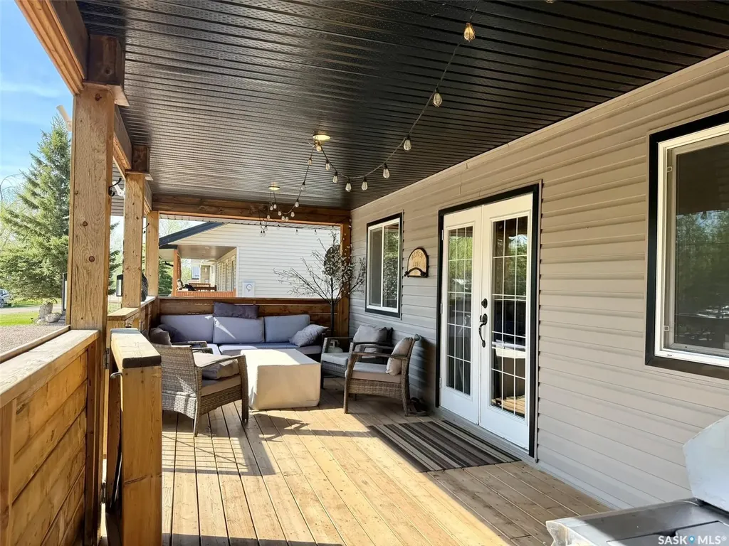 22 Ash Street Grandview Beach SK S0G 1C0