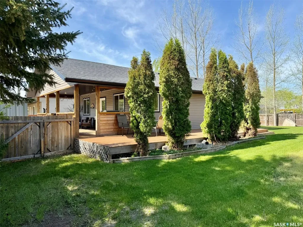 22 Ash Street Grandview Beach SK S0G 1C0