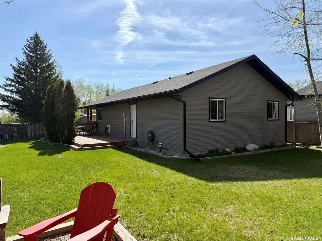 22 Ash Street Grandview Beach SK S0G 1C0