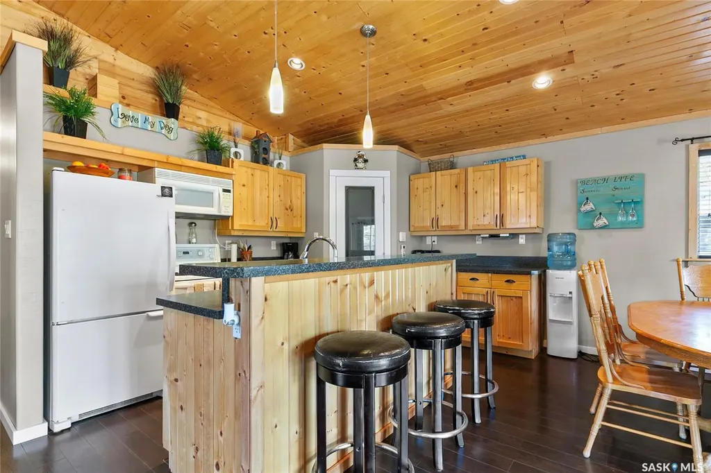 22 Ash Street Grandview Beach SK S0G 1C0