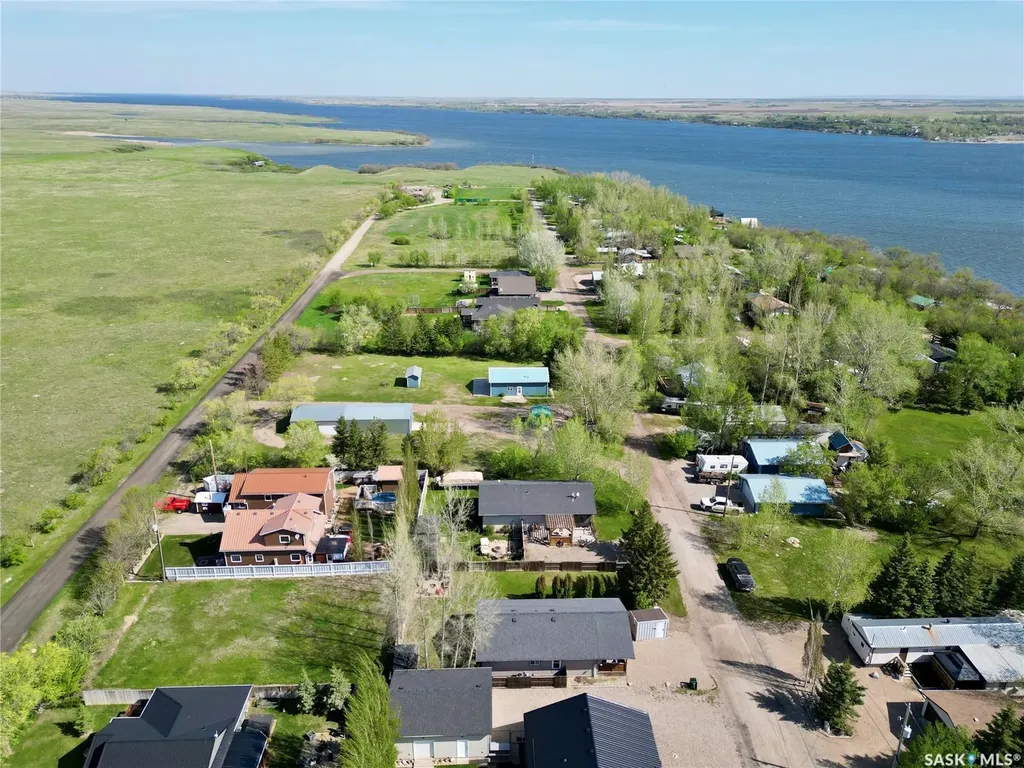 22 Ash Street Grandview Beach SK S0G 1C0