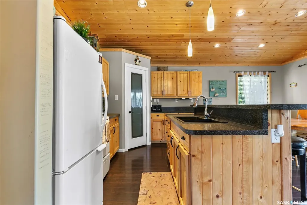 22 Ash Street Grandview Beach SK S0G 1C0