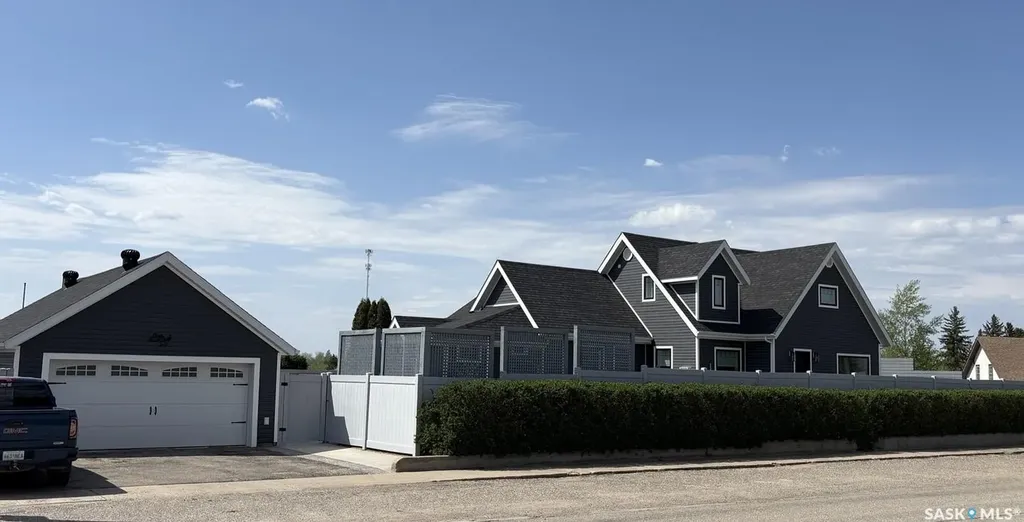 104 Central Boulevard Nipawin SK S0E 1E0