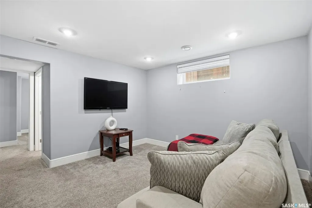 346 Dickson Crescent Saskatoon SK S7T 0T8