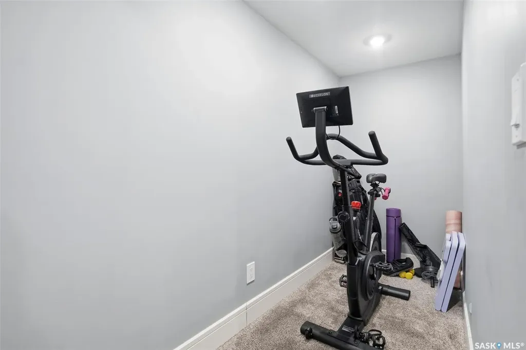 346 Dickson Crescent Saskatoon SK S7T 0T8