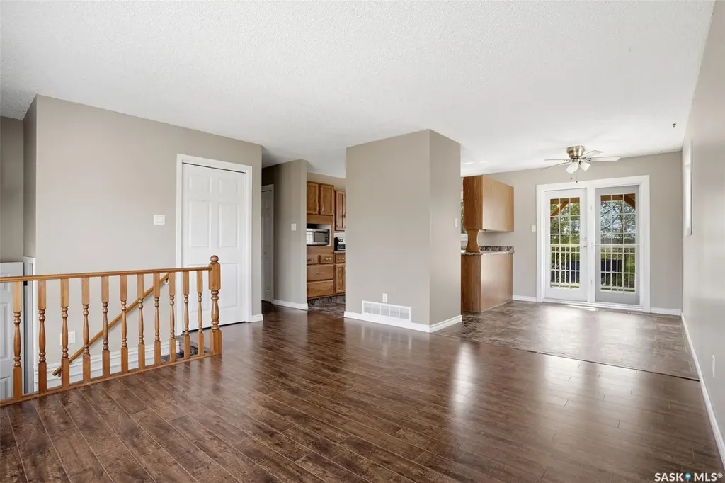 834 Erb Bay Regina SK S4N 7B1