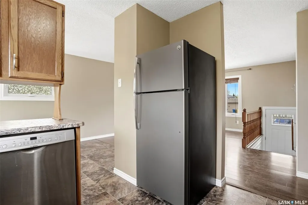 834 Erb Bay Regina SK S4N 7B1