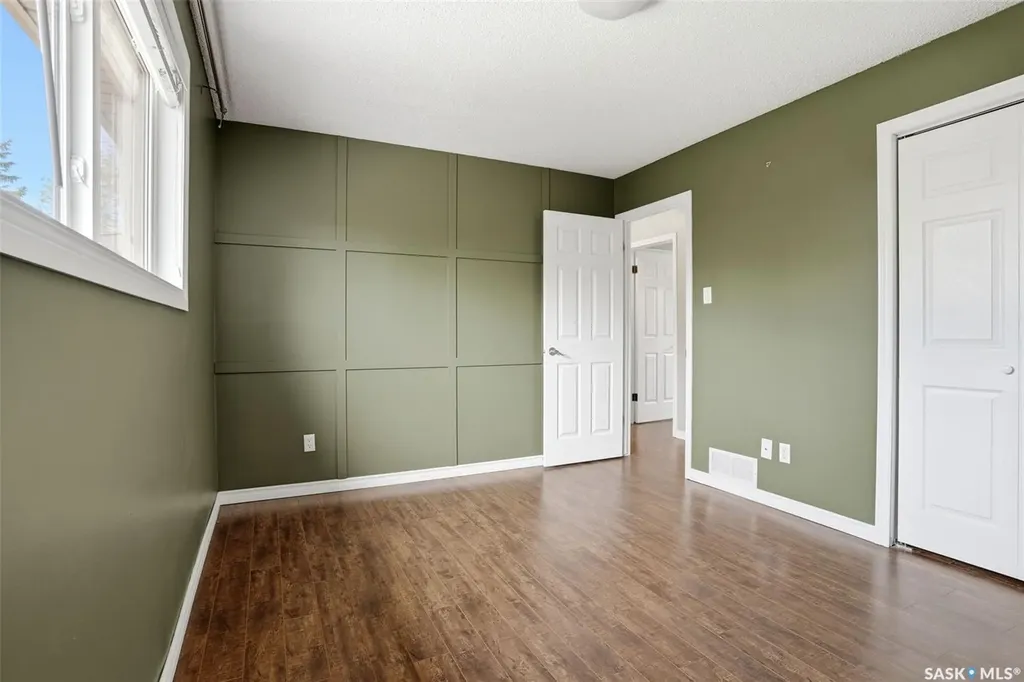 834 Erb Bay Regina SK S4N 7B1