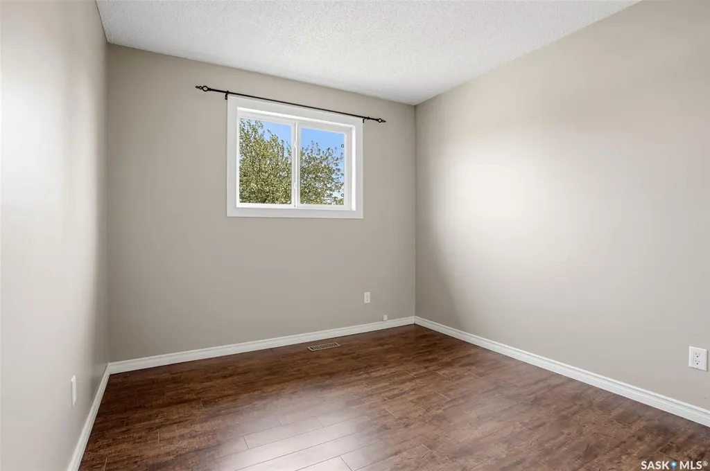 834 Erb Bay Regina SK S4N 7B1