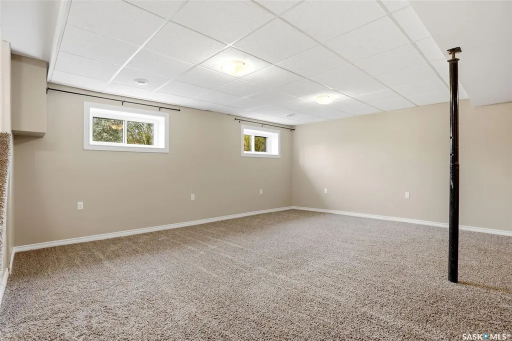 834 Erb Bay Regina SK S4N 7B1