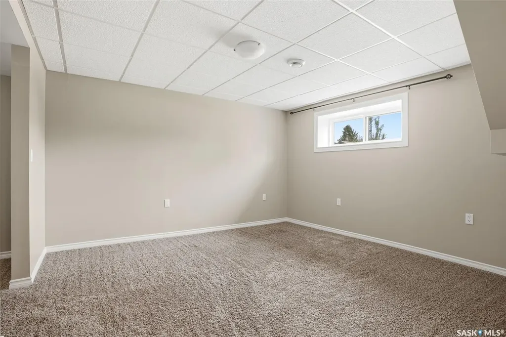 834 Erb Bay Regina SK S4N 7B1