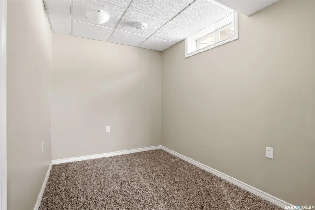 834 Erb Bay Regina SK S4N 7B1