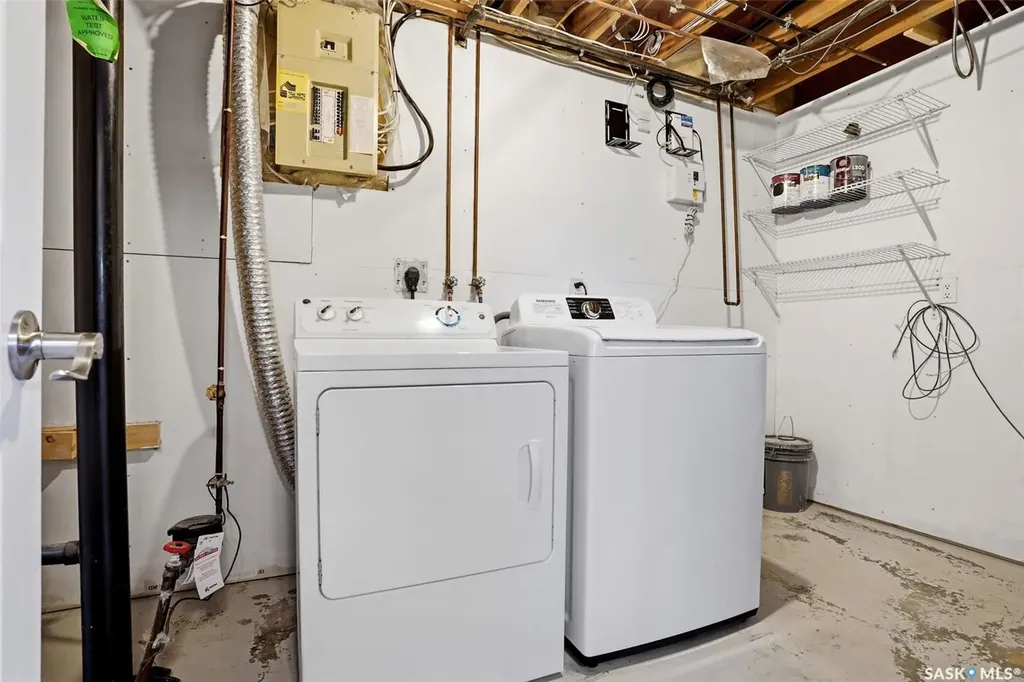 834 Erb Bay Regina SK S4N 7B1