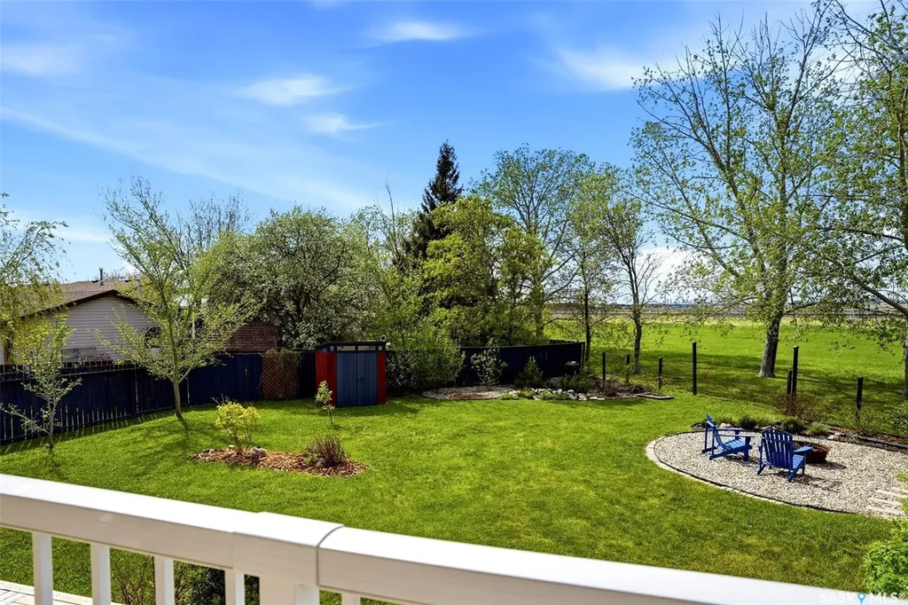 834 Erb Bay Regina SK S4N 7B1