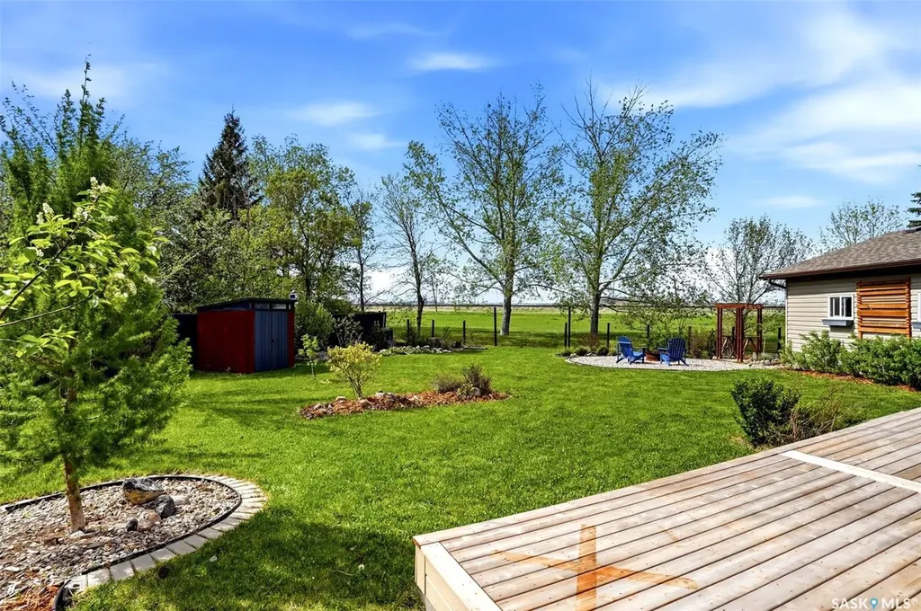 834 Erb Bay Regina SK S4N 7B1