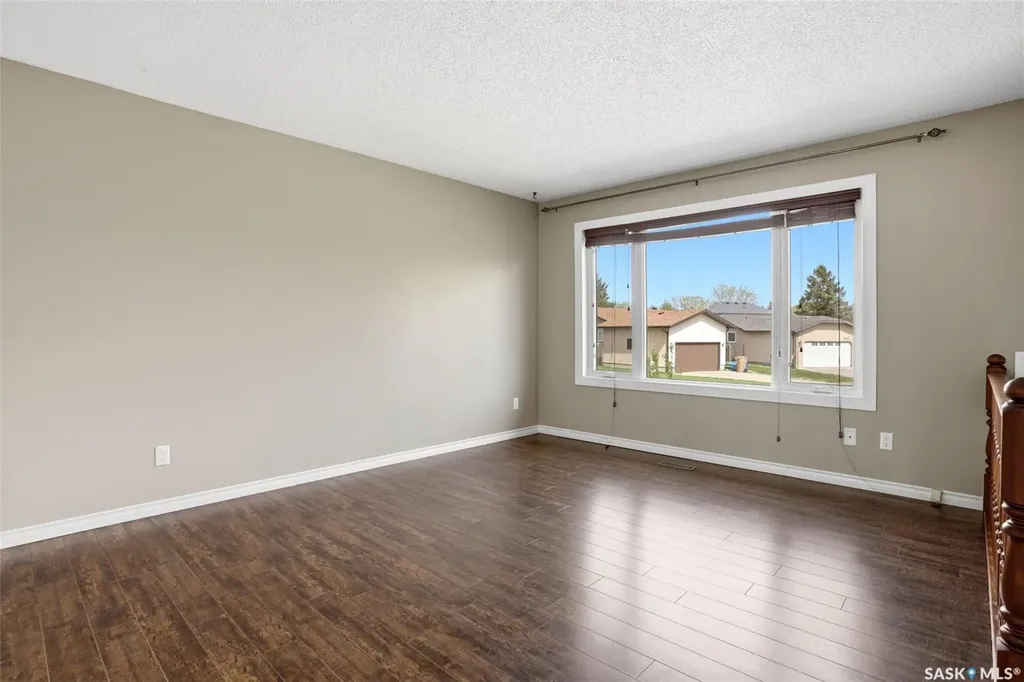 834 Erb Bay Regina SK S4N 7B1