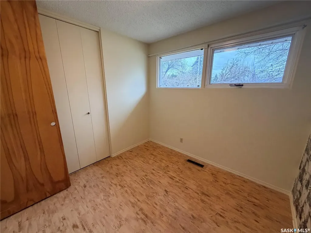 70 Lindsay Drive Saskatoon SK S7H 4B4